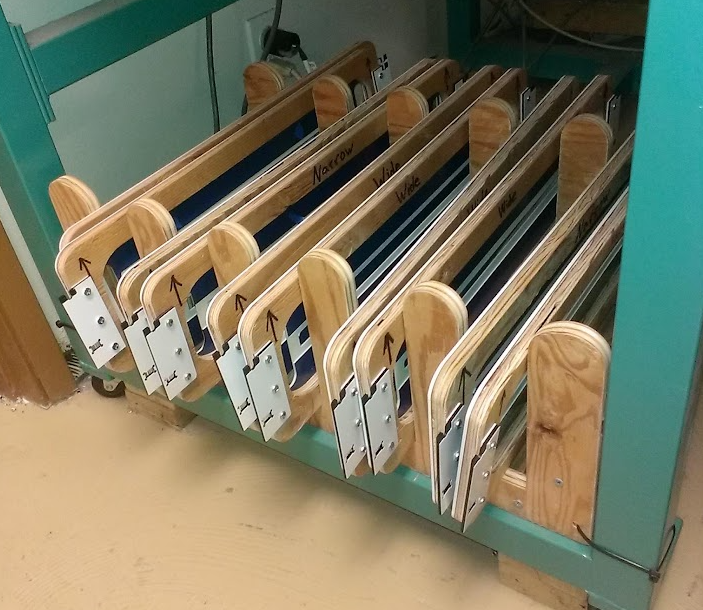 rack for multiple embroidery jigs